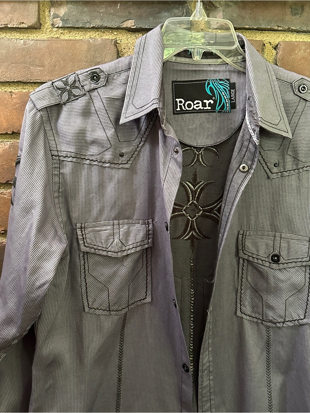 ROAR Spectrum Western Button Up Pocket Gray Stripe Tribal LARGE 41 bust